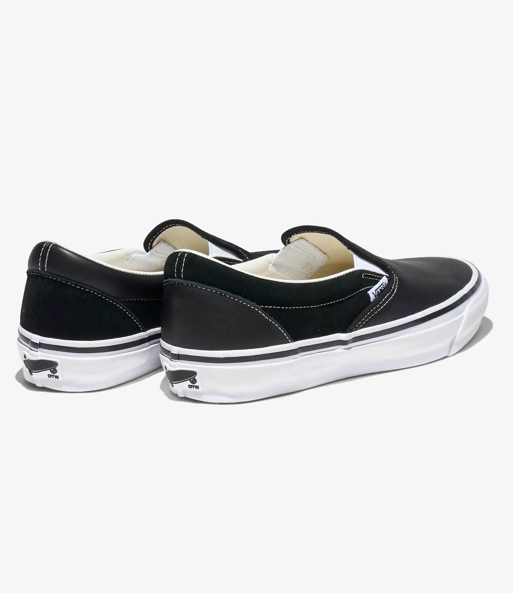 Classic Slip-On 98 – Black Leather/Suede Mix - Image 4