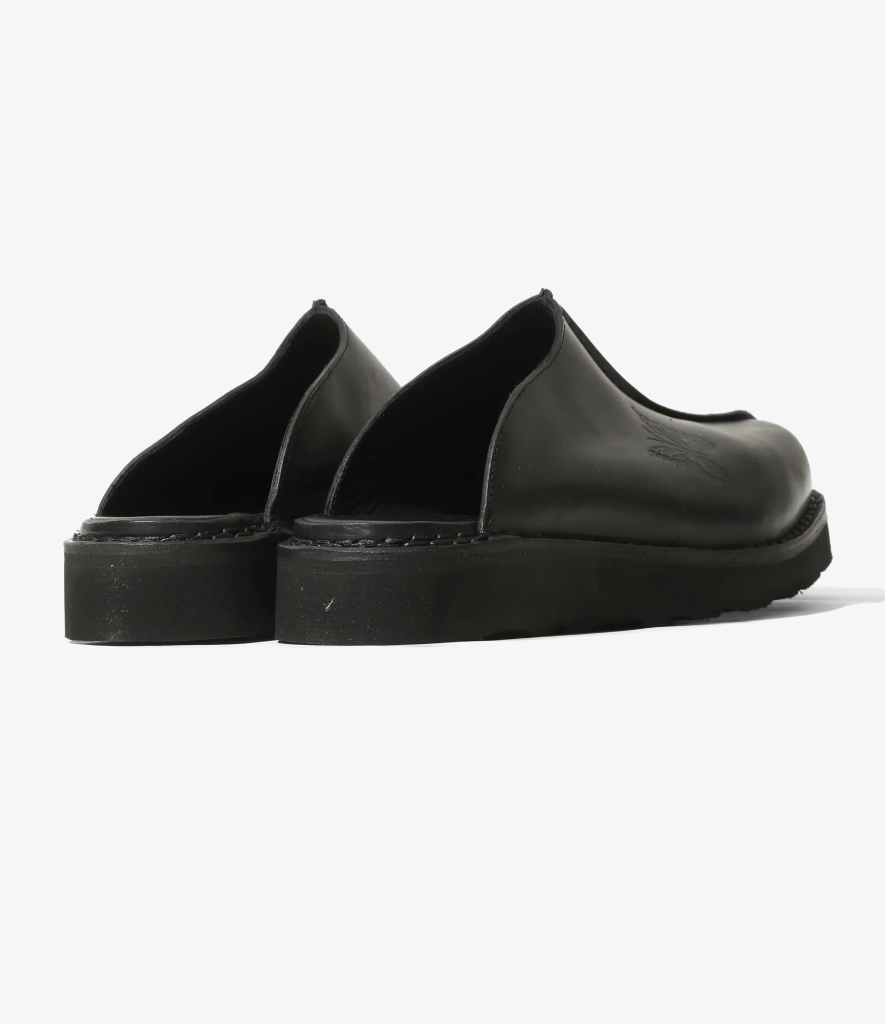 Papillon Embossed Mountain Slip-In – Black - Image 6