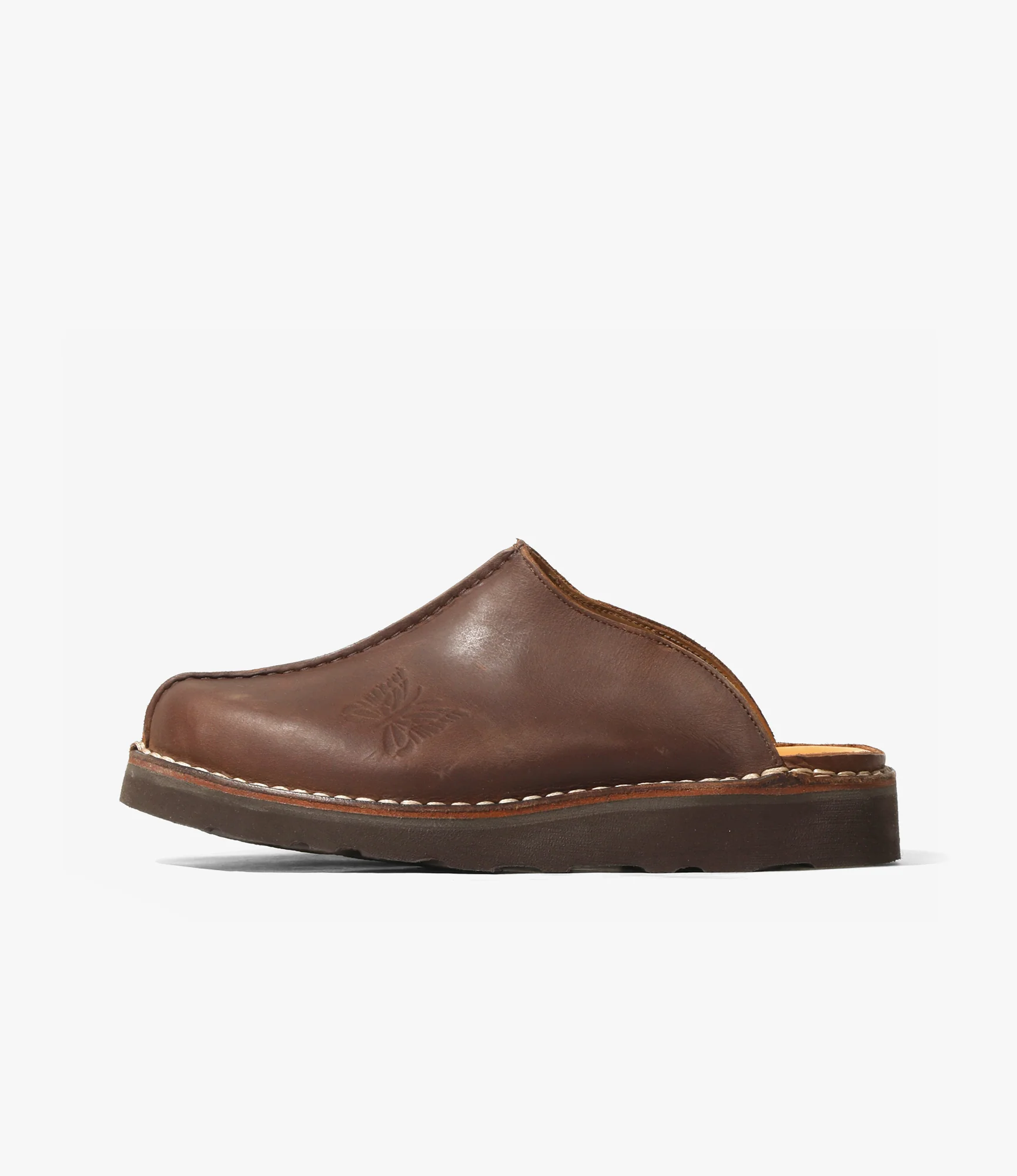 Papillon Embossed Mountain Slip-In – Brown